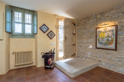 House for sale in the heart of the medieval town of Begur