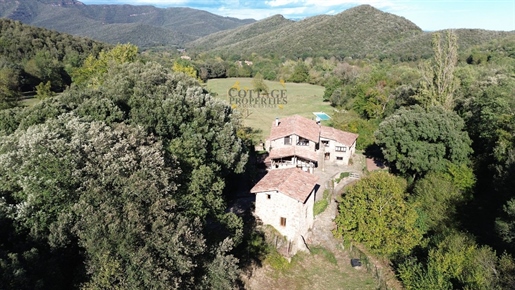 Tausendjähriges Bauernhaus zum Verkauf im Natur- und Vulkanpark von La Garrotxa