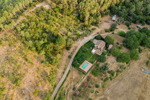 Maison de campagne à vendre à Lladó, Alt Empordà, Gérone