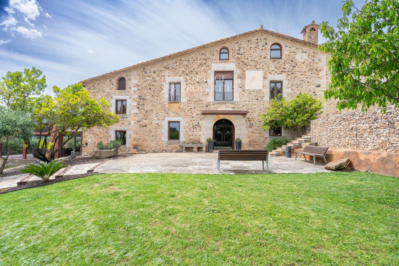 Luxury farmhouse for sale in Girona, Gironès, Girona