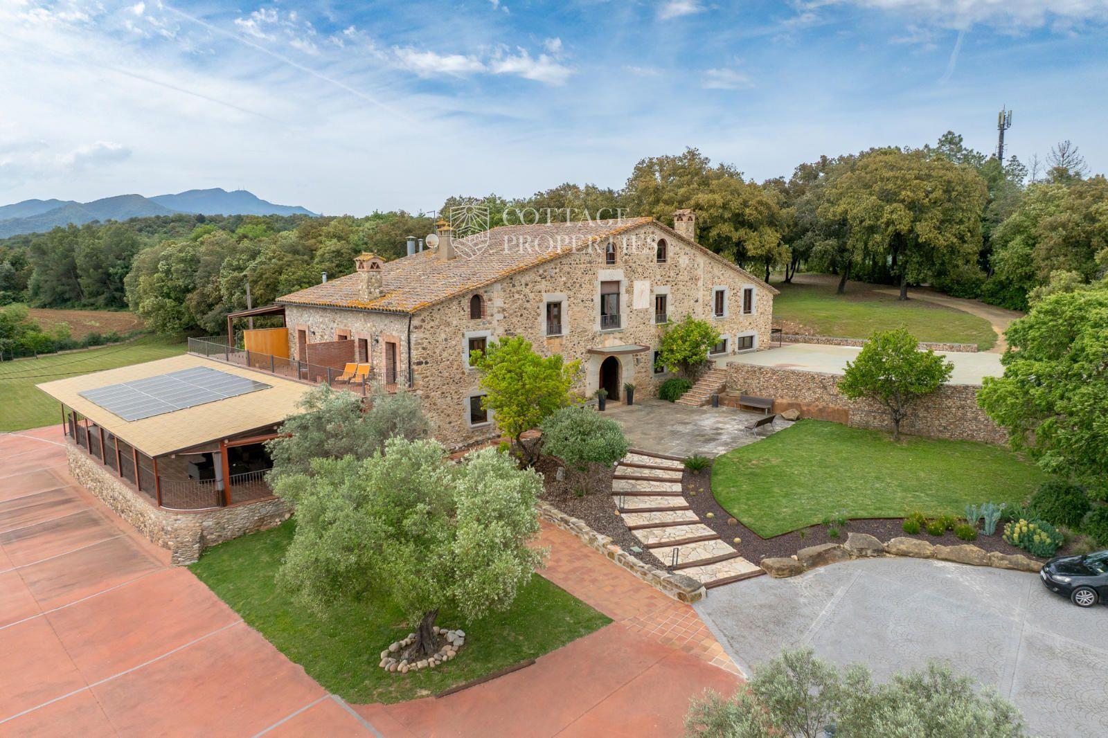Luxury farmhouse for sale in Girona, Gironès, Girona