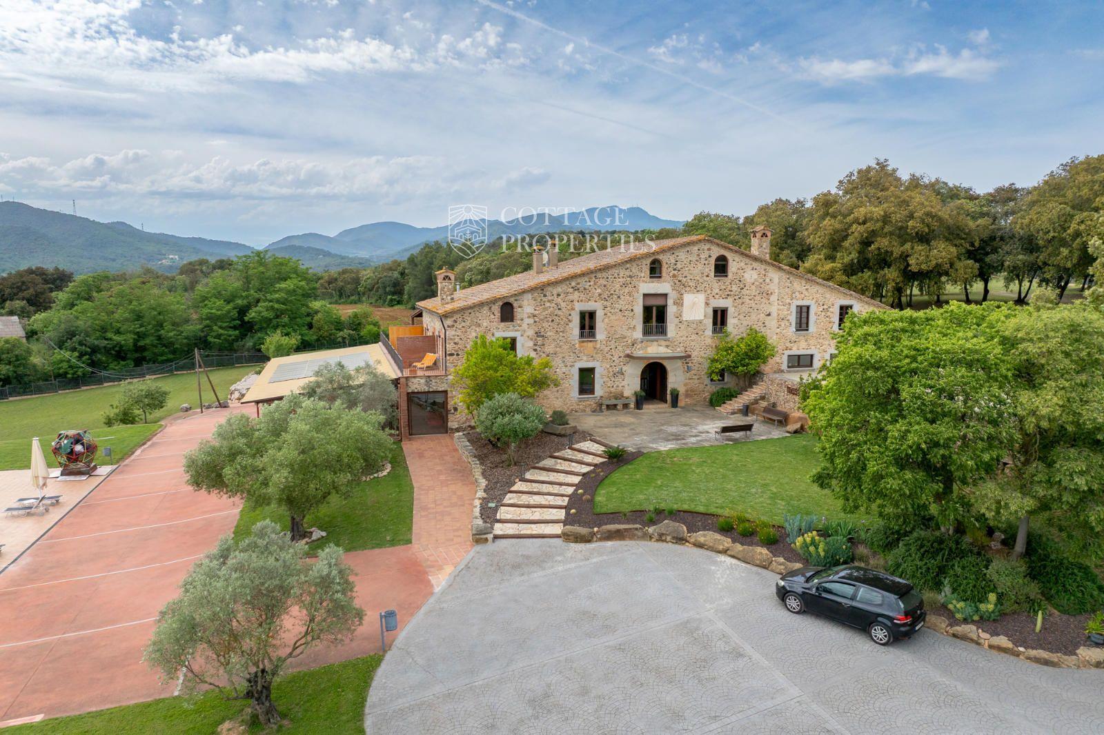 Luxury farmhouse for sale in Girona, Gironès, Girona