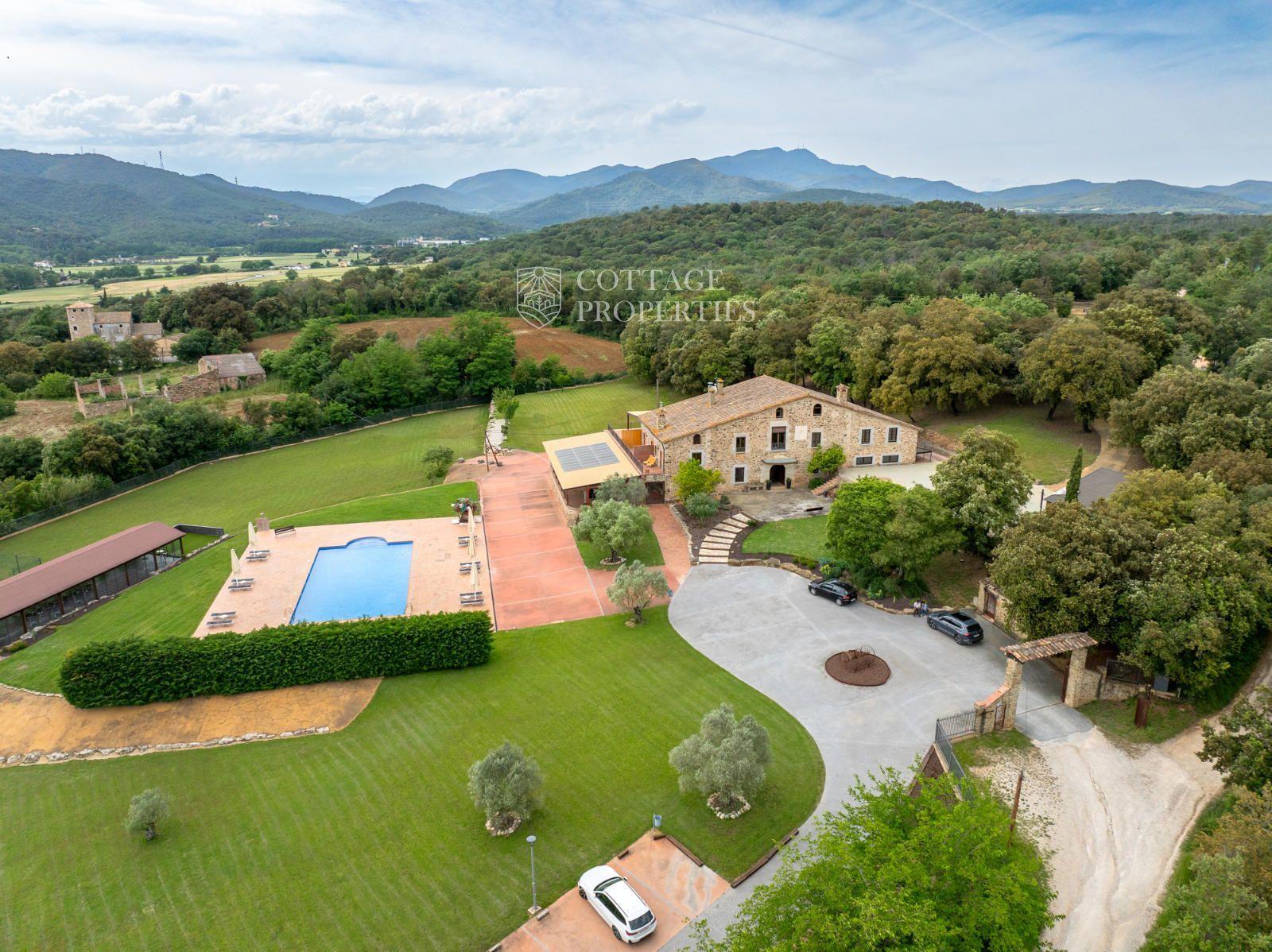 Luxury farmhouse for sale in Girona, Gironès, Girona
