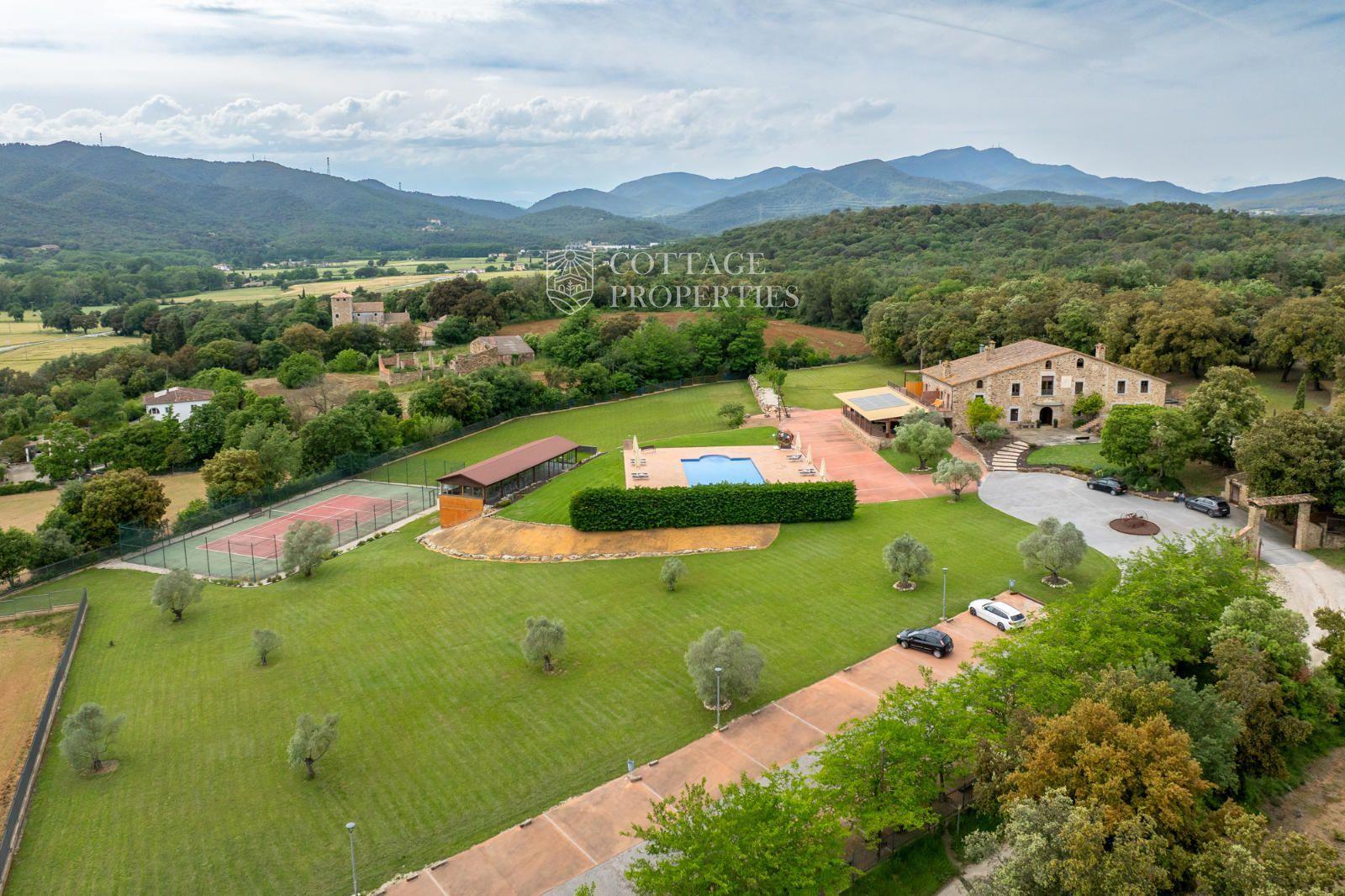 Luxury farmhouse for sale in Girona, Gironès, Girona