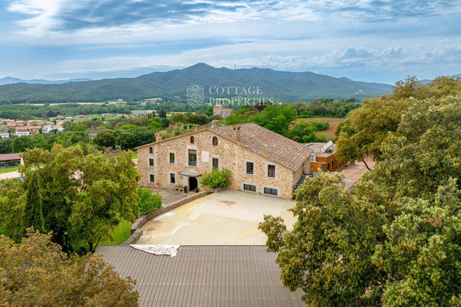 Luxury farmhouse for sale in Girona, Gironès, Girona