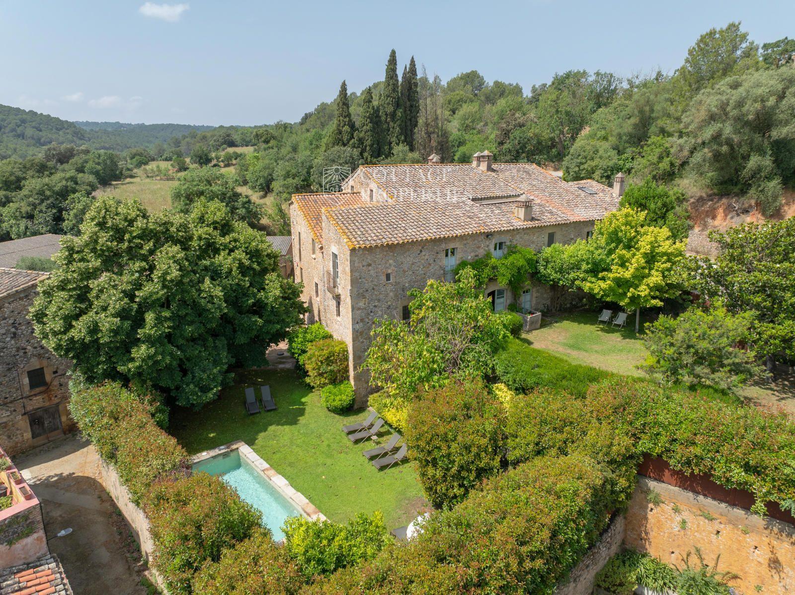 Farmhouse with luxury boutique hotel for sale in Vilademuls, Pla de l’Estany, Girona