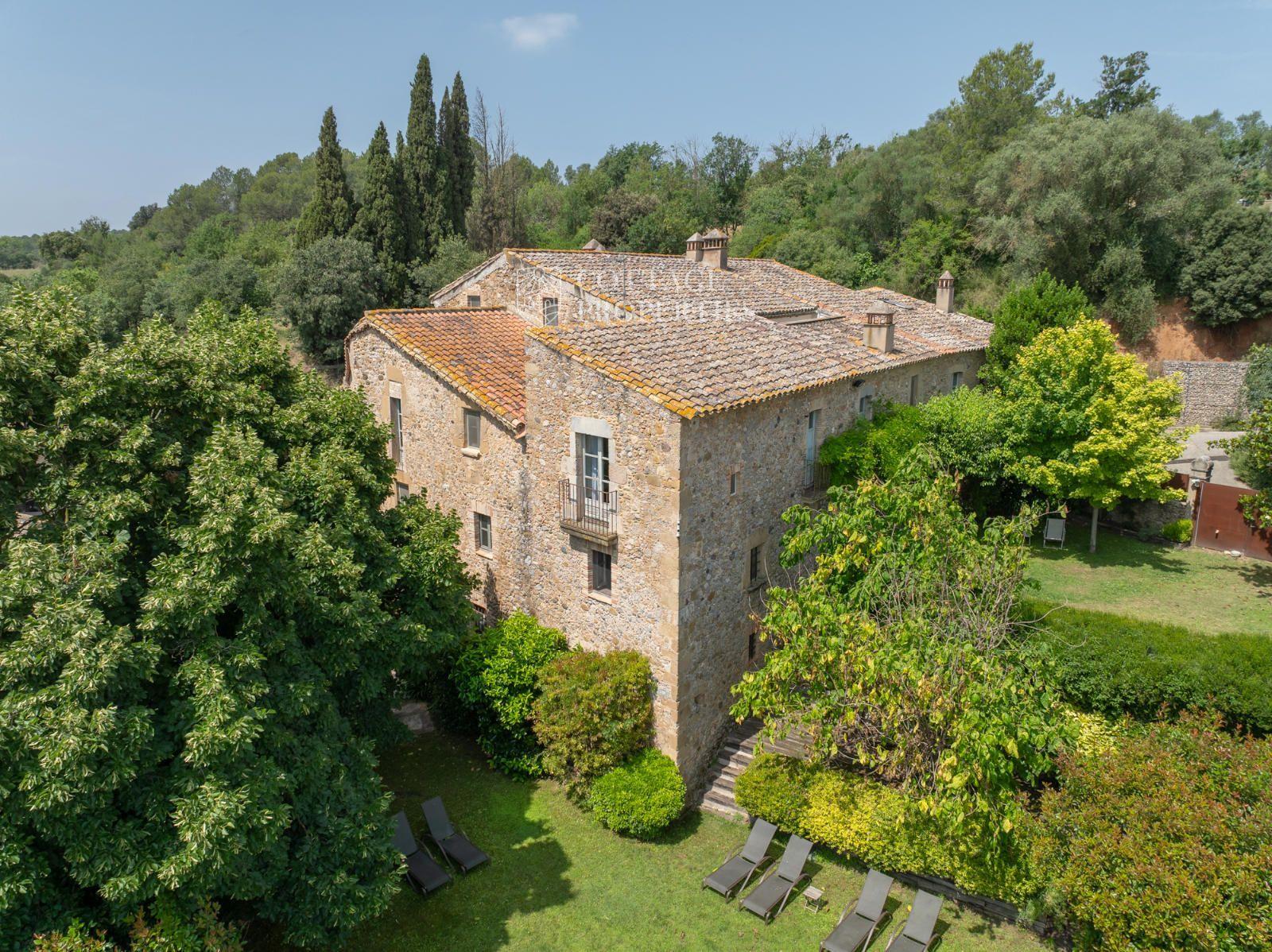 Farmhouse with luxury boutique hotel for sale in Vilademuls, Pla de l’Estany, Girona