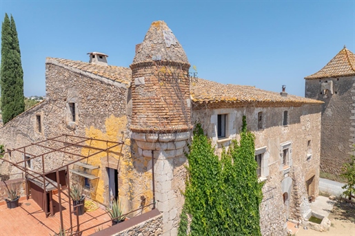 Landhuis te koop in l'Escala, Alt Empordà, Girona.