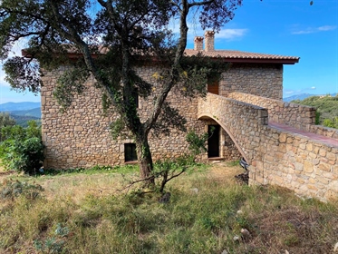 Rehabilitated farmhouse in Maçanet de Cabrenys