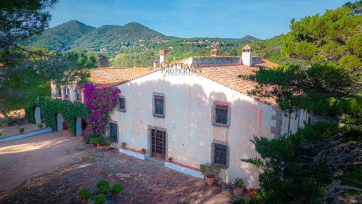 Farmhouse for sale in Maresme