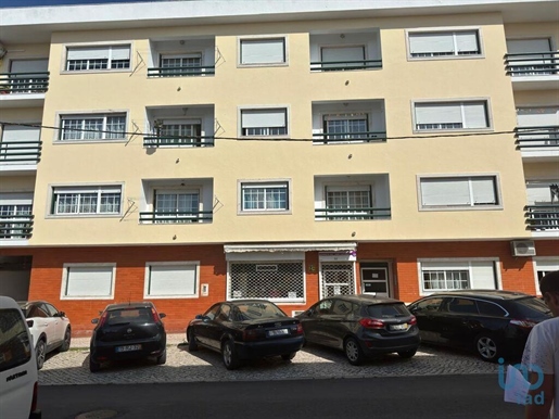 Apartment with 3 Rooms in Setúbal with 143,00 m²