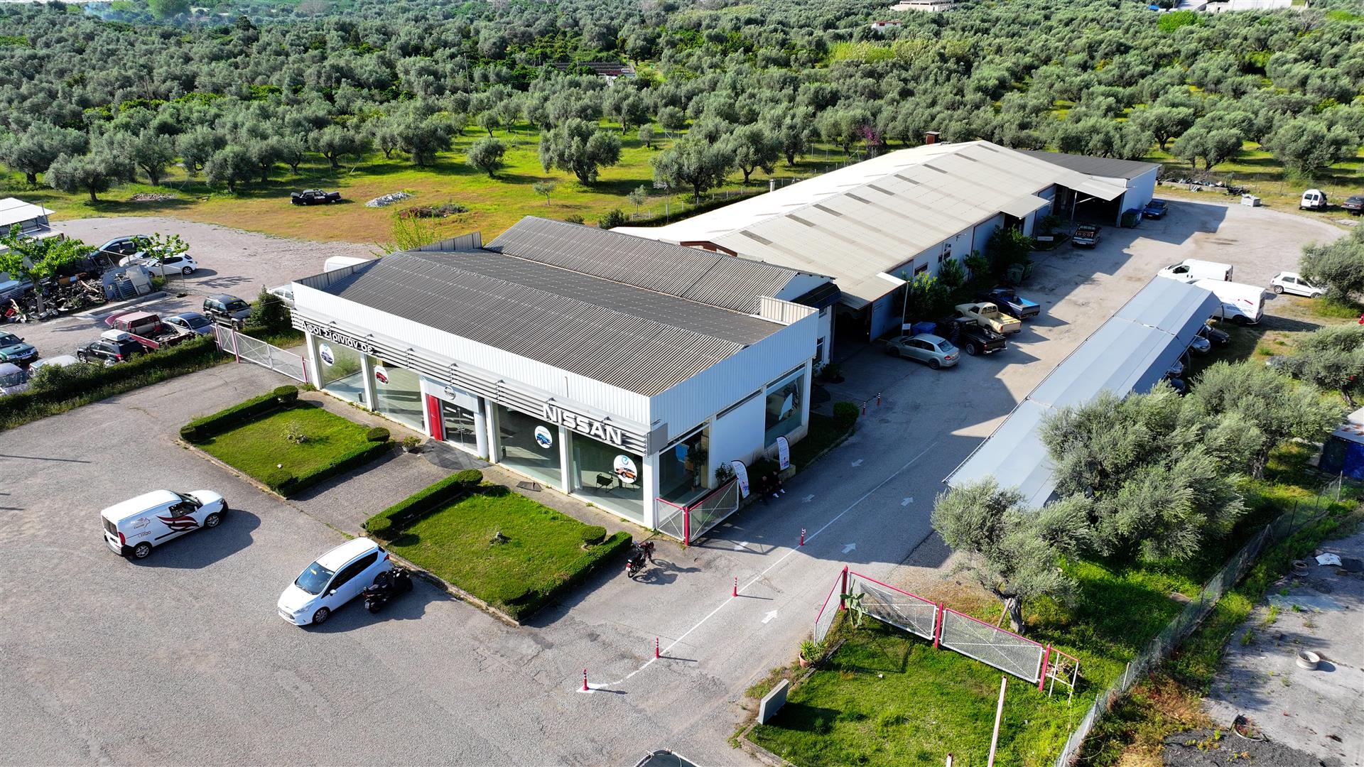 Industrial Space 1754Sq.M. With A Plot Of 7.8 Square. In Aegio Next To New National Road Athens - Pa