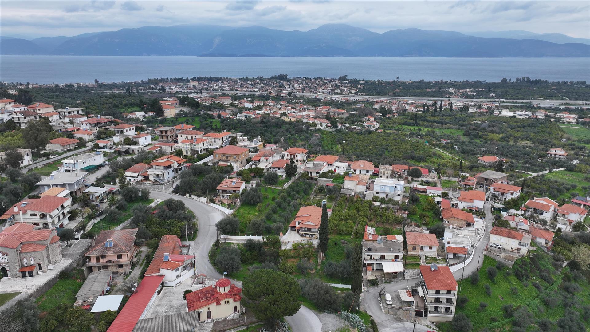 Maison À Deux Étages De 270 M² À Agios Konstantinos, Aegialia