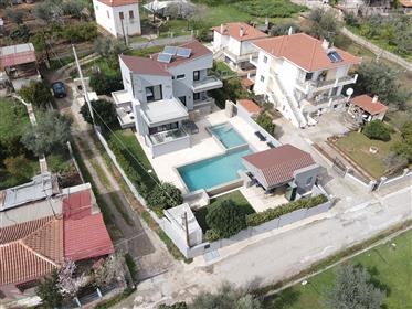 Luxurious 4 Bedrooms Villa With Pool