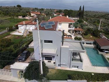 Luxurious 4 Bedrooms Villa With Pool