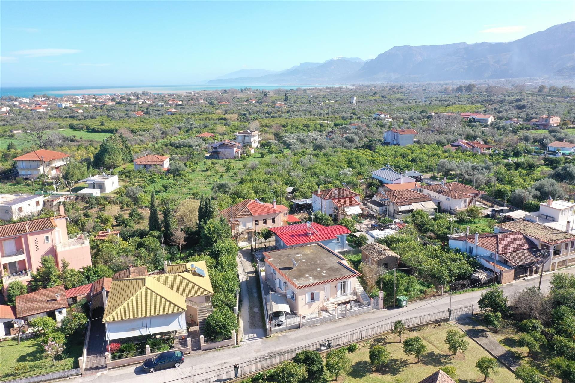 Dom Jednorodzinny Róg 140 M2 Z Działką 318 M2 W Temeni Aigio 1500 Metrów Od Morza