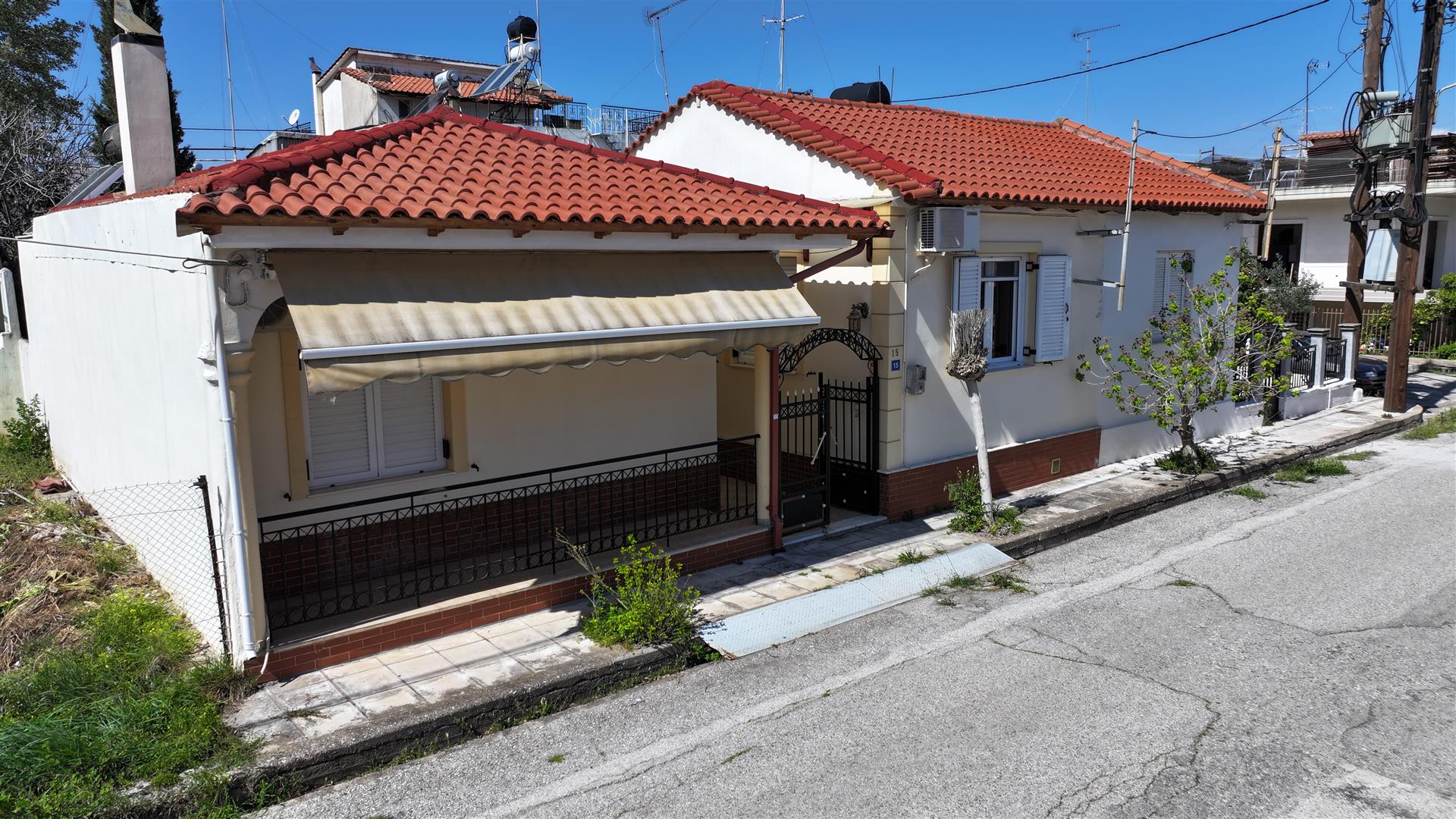 Two Ground Floor Houses With Yard In Aigio