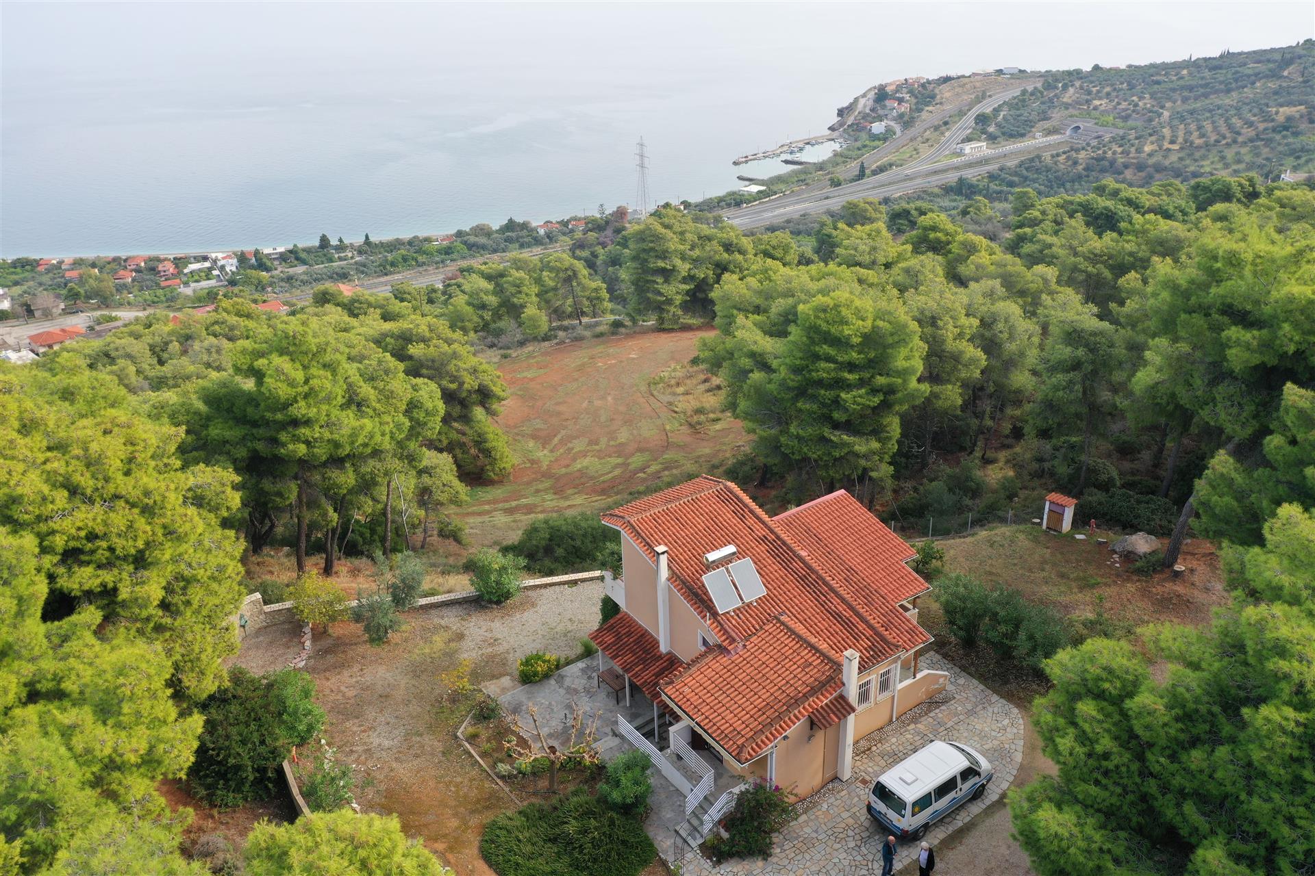 3-Bedrooms' 3 - Storey House With Panoramic Views In Lampinos, Aegira