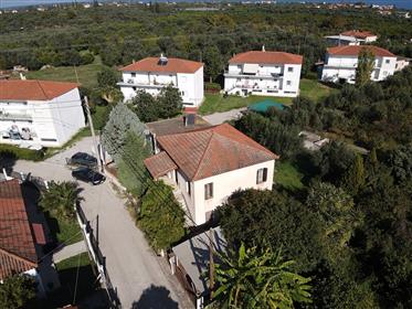 Casa unifamiliar de 195 m² con una parcela de 2080 m² en Temeni Aigiou