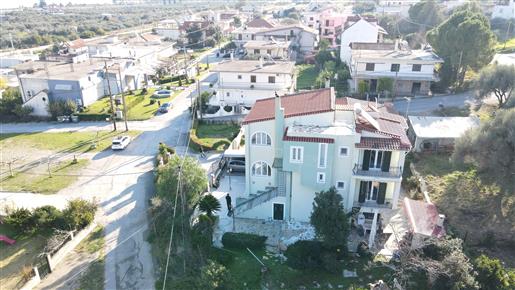 3-Storey, 5 Bedrooms' House With Unlimited Views To The Sea At Panorama