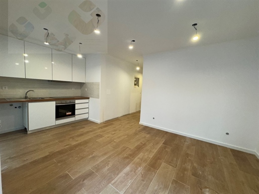 Köp: Lägenhet (2700)