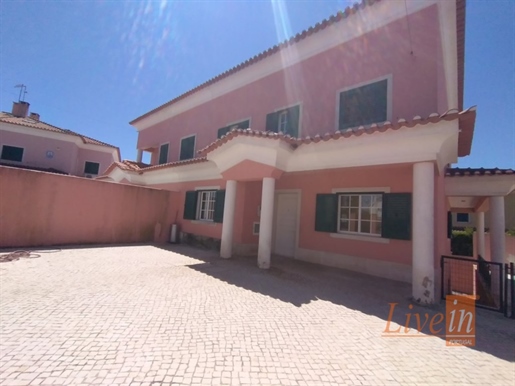 Two-Family House 7 Bedrooms Sale Sintra
