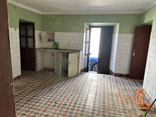 Two-Family House 6 Bedrooms +1 Sale Mafra