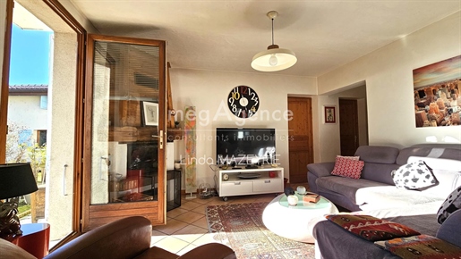 4-room apartment on the ground floor with terrace and green areas, Passy
