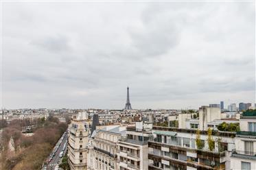 Paris 16th district - Exceptional apartment with a view of the Eiffel Tower.