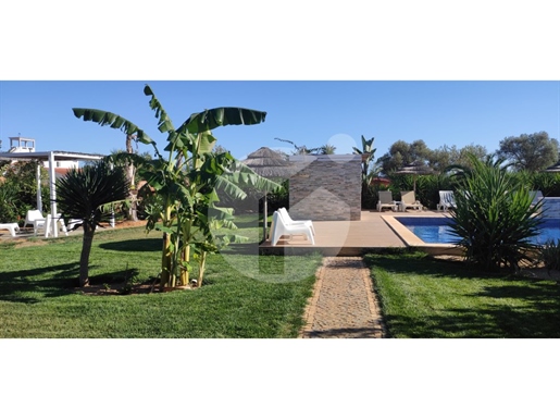 Quinta T8 com jardim e Piscina - Algoz