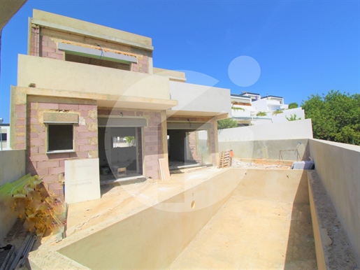 3 Bedroom Villa With Pool And Basement