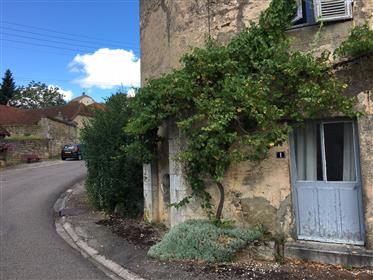 Charming house in Fayl-Billot with garden.