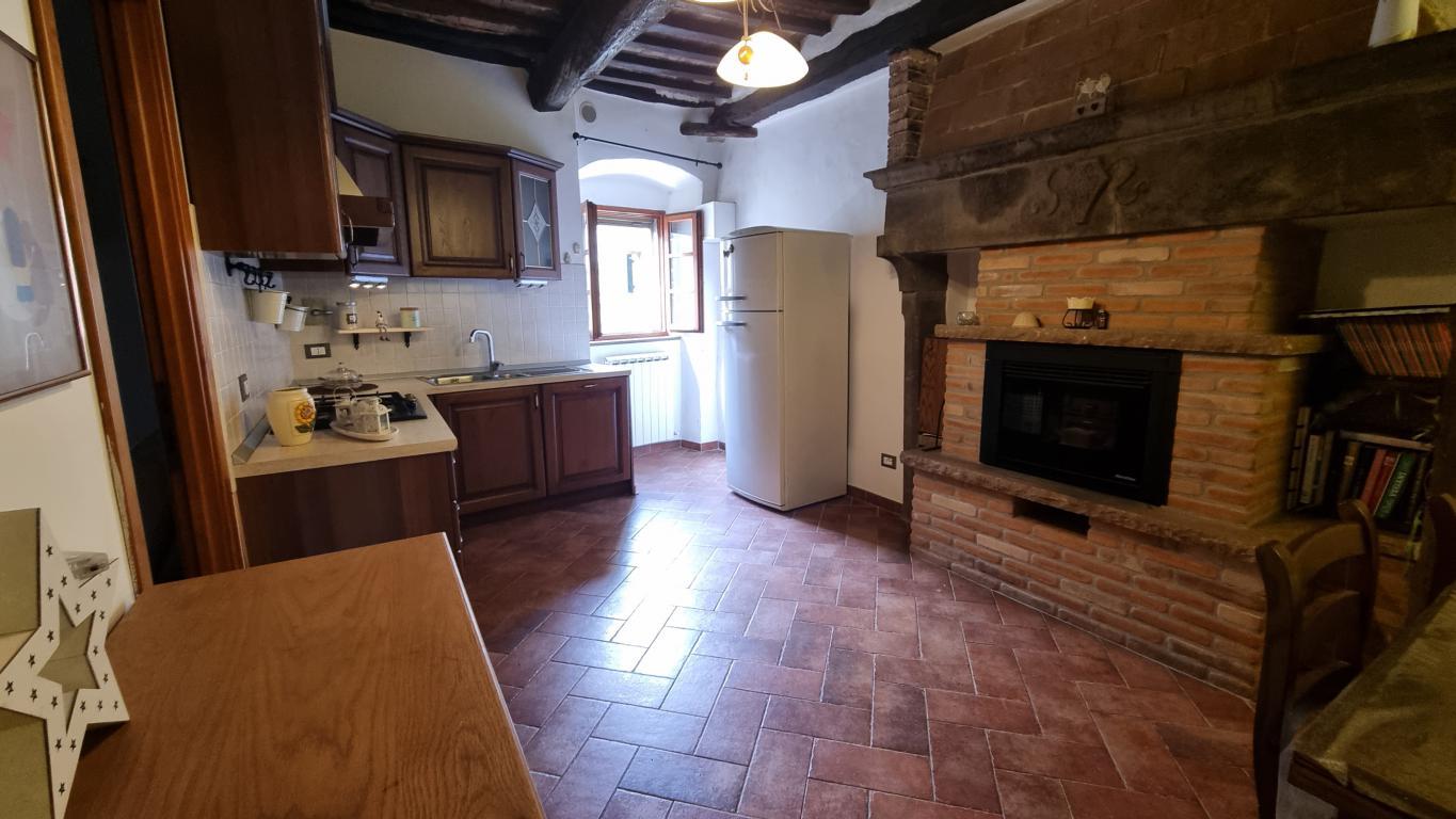 Townhouse with 2 bedrooms for sale in the center of Montecatini Val di Cecina 