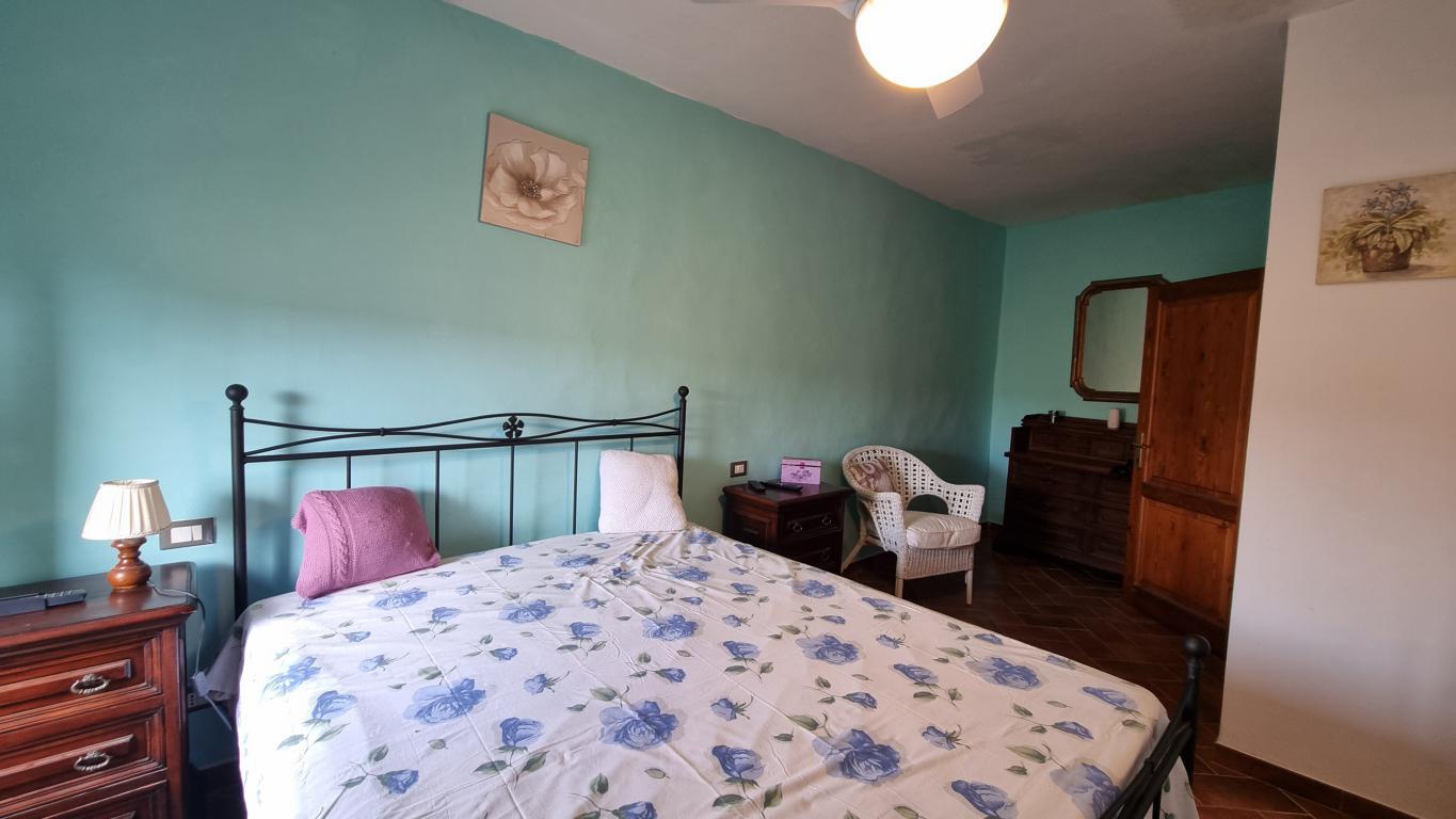 Townhouse with 2 bedrooms for sale in the center of Montecatini Val di Cecina 