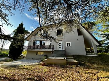 Moderne Villa zum Verkauf mit 15000 qm Land mit der Möglichkeit, einen Swimmingpool und ein Nebenge
