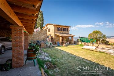 Three-bedroom barn in the countryside of Volterra