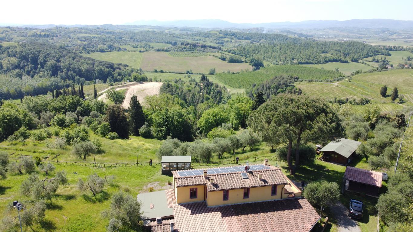 Palaia: farm for sale in a panoramic position