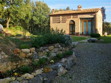 Grange avec jardin de 900 m² à vendre dans une résidence avec piscine commune