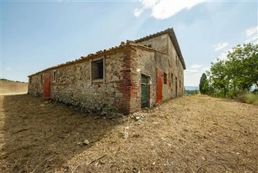 Farmhouse with outbuildings to be restored and 4 hectares of land