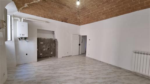 Volterra: helle Wohnung für Investitionen