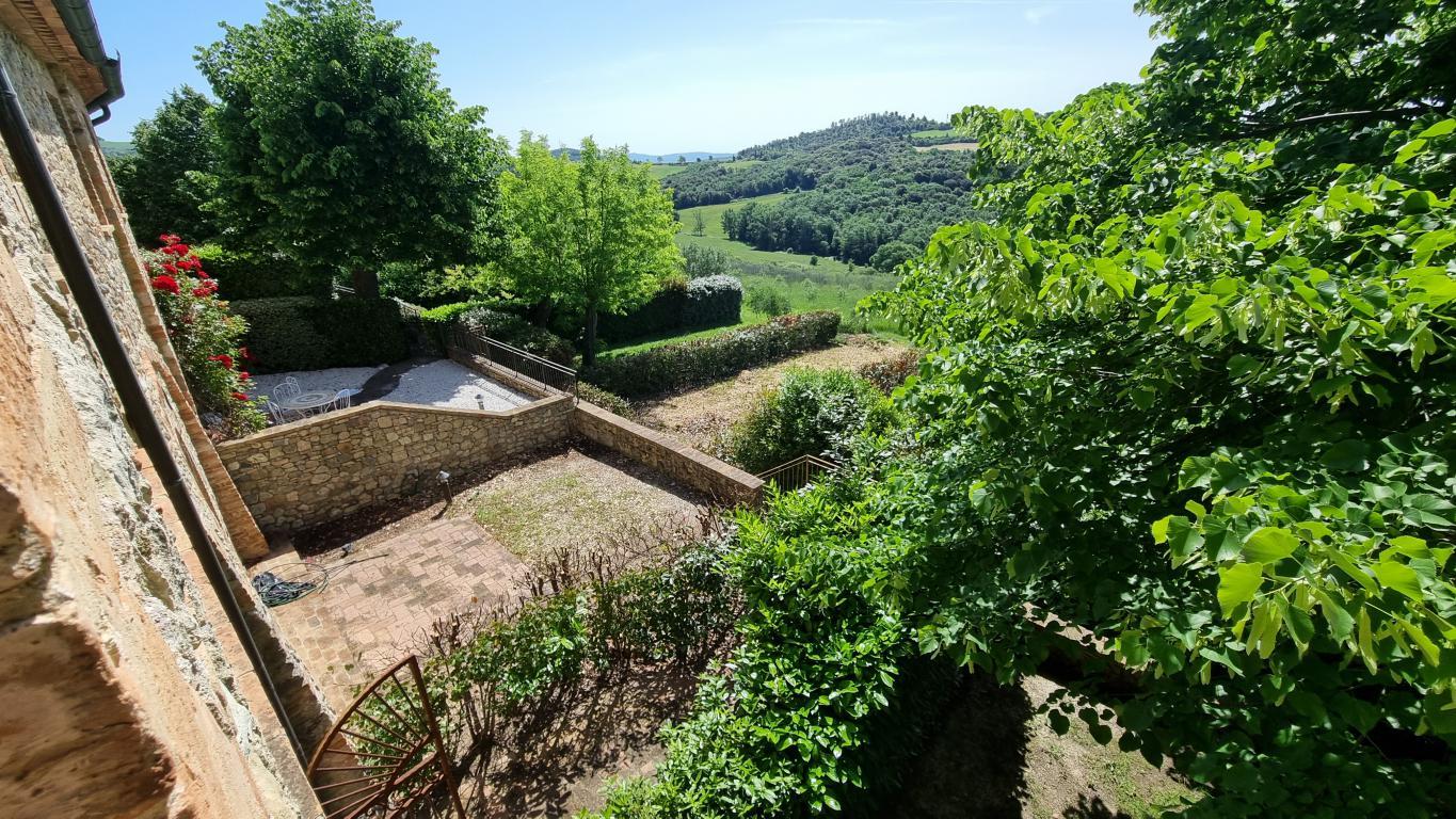 Em complexo com piscina comum, apartamento de 2 quartos para venda 