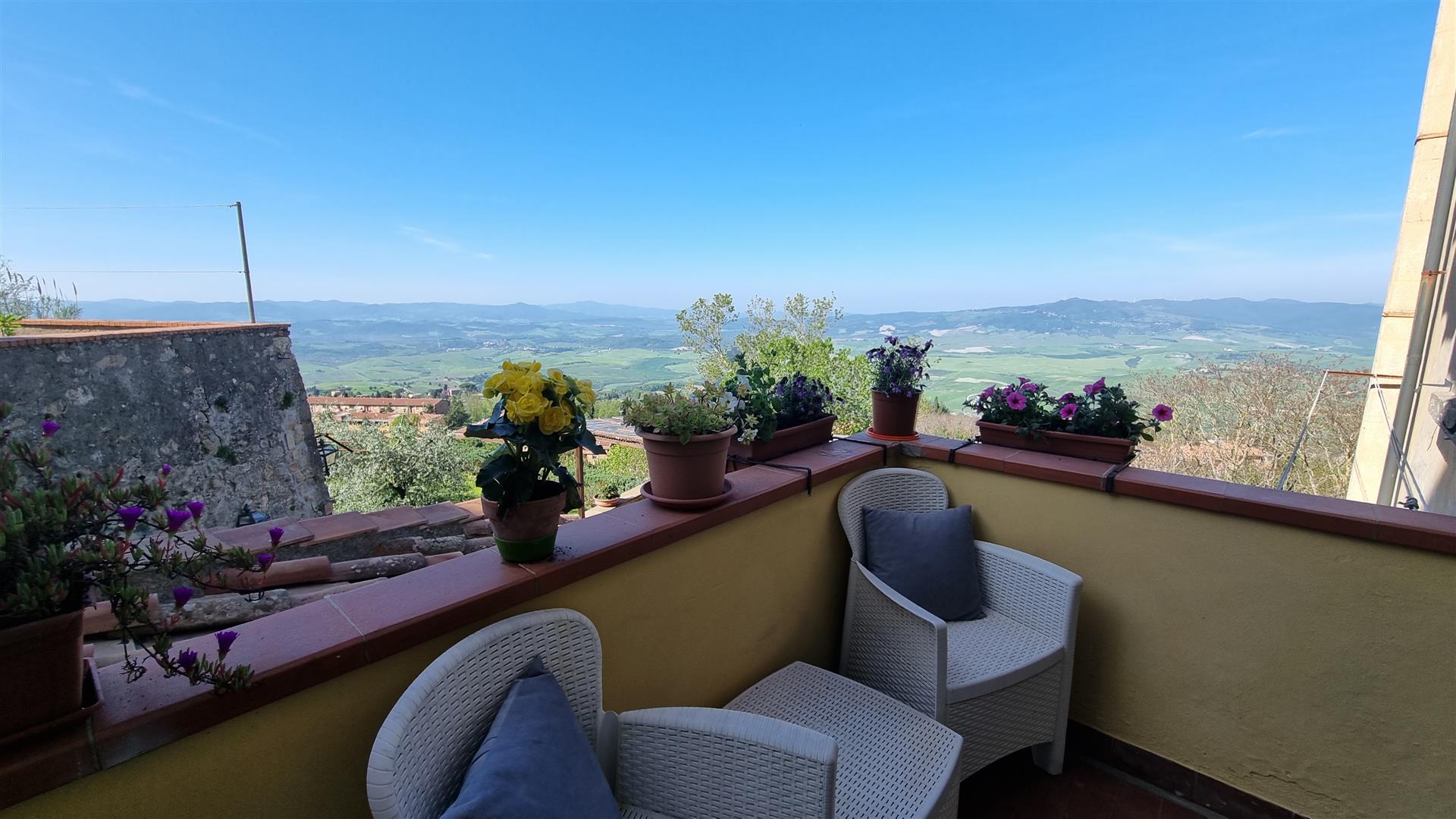 Volterra: mooi appartement met 2 slaapkamers en panoramisch terras