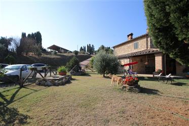Volterra: beautiful semi-detached house with 3 bedrooms and large private garden