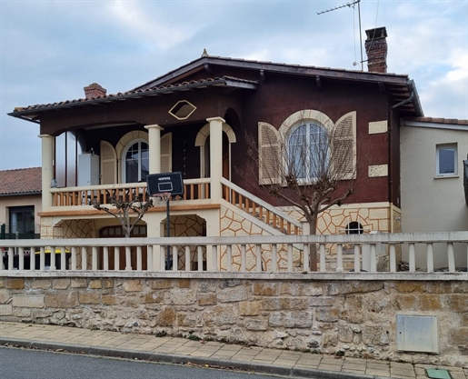 Boussens Large traditional house T7 on 2 levels