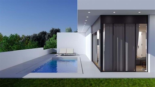 Contemporary 4+1 bedroom villa in Canidelo with sea views