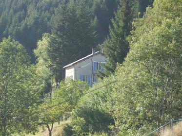 Traditionella hus i ”Parc Naturel régional des Monts d ' Ardèche”
