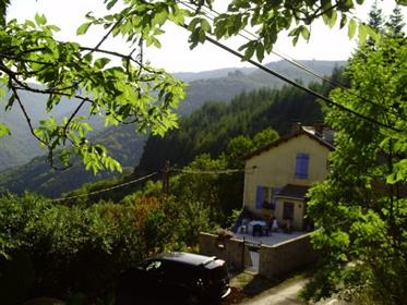 Maison traditionnelle en « Parc Naturel régional des Monts d ' Ardèche »