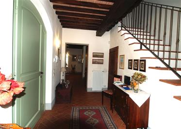  Casale restaurato in collina a Castiglion Fiorentino