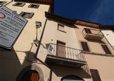 Reihenhaus im historischen Zentrum von Monte San Savino