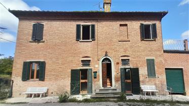 Period villa in brick with three large outbuildings, park and three hectares of land close to all se